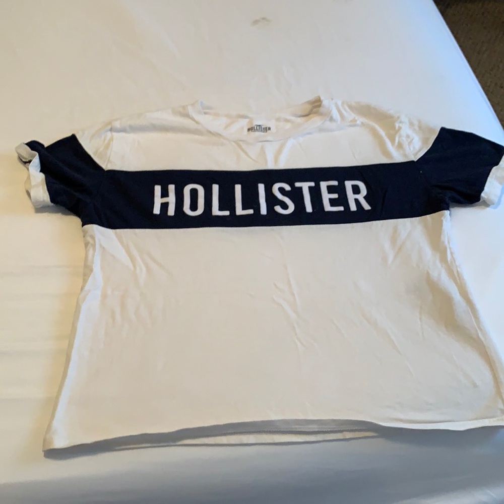 Hollister t-shirt
